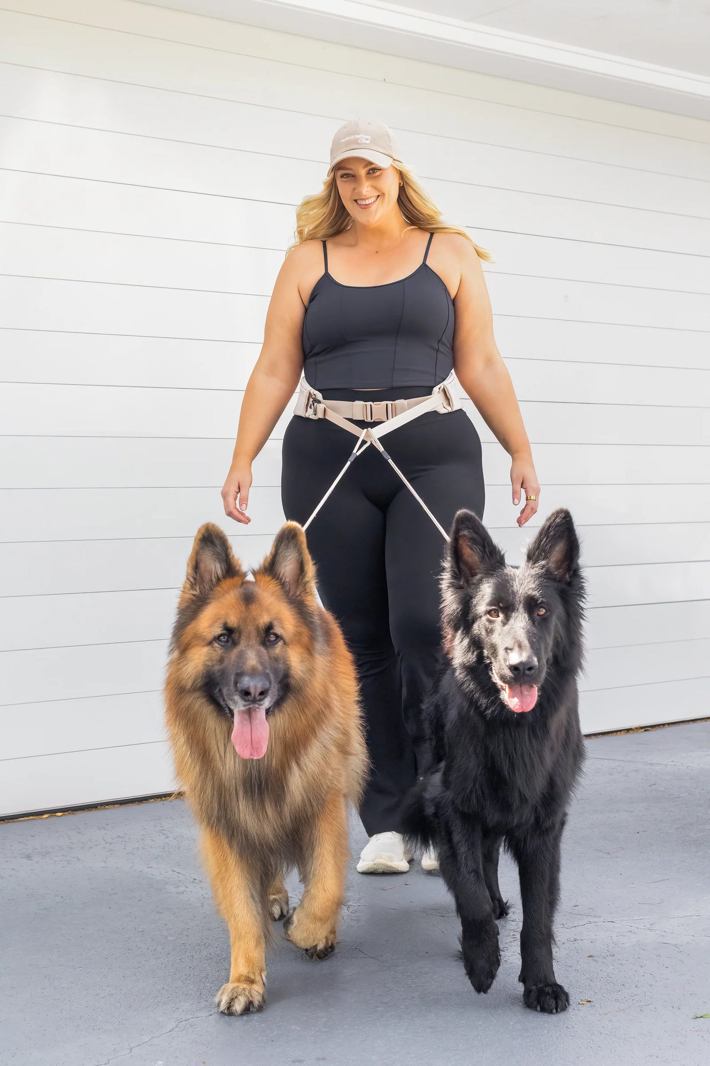 The Attachd Hands-Free Dog Belt